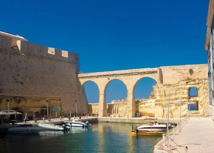 Semesterbostad Victory Beautiful Fully Equipped 2br Townhouse By 360 Estates Birgu