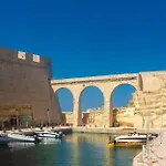 Casa de Férias Victory Beautiful Fully Equipped 2br Townhouse By 360 Estates Birgu