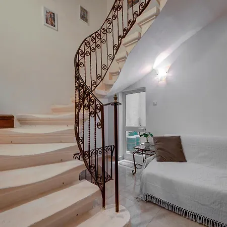 Victory Beautiful Fully Equipped 2br Townhouse By 360 Estates