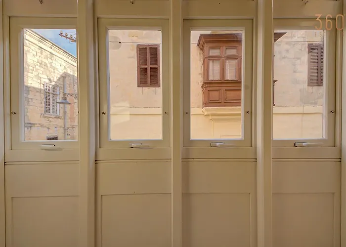 Nyaraló Victory Beautiful Fully Equipped 2br Townhouse By 360 Estates *